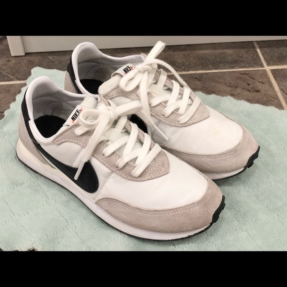 Nike kids Daybreak Sneakers 1Y - Picture 1 of 6